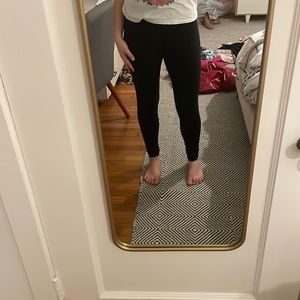 LULU-LEMON BLACK LEGGINGS. PERFECT CONDITION